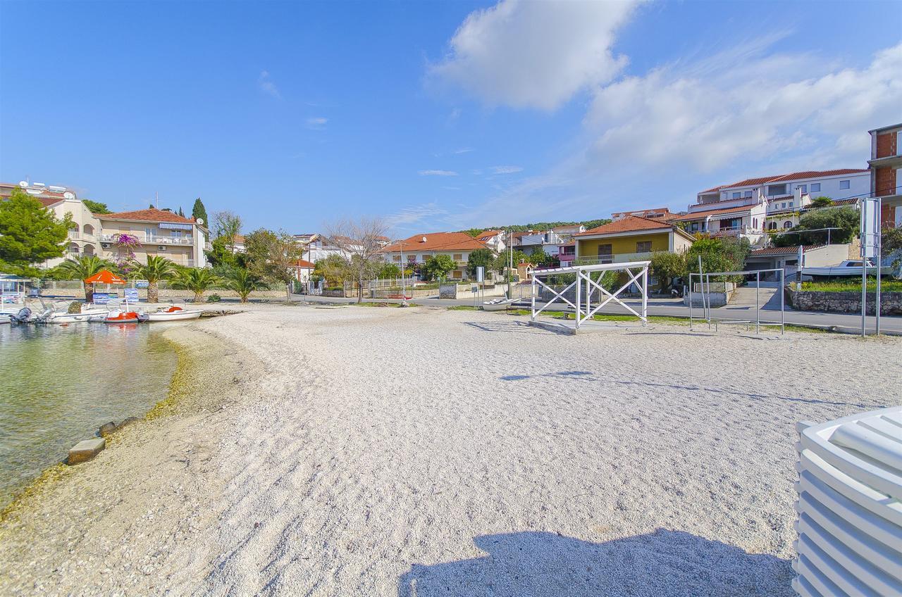 Apartments Karlo Trogir Exterior photo