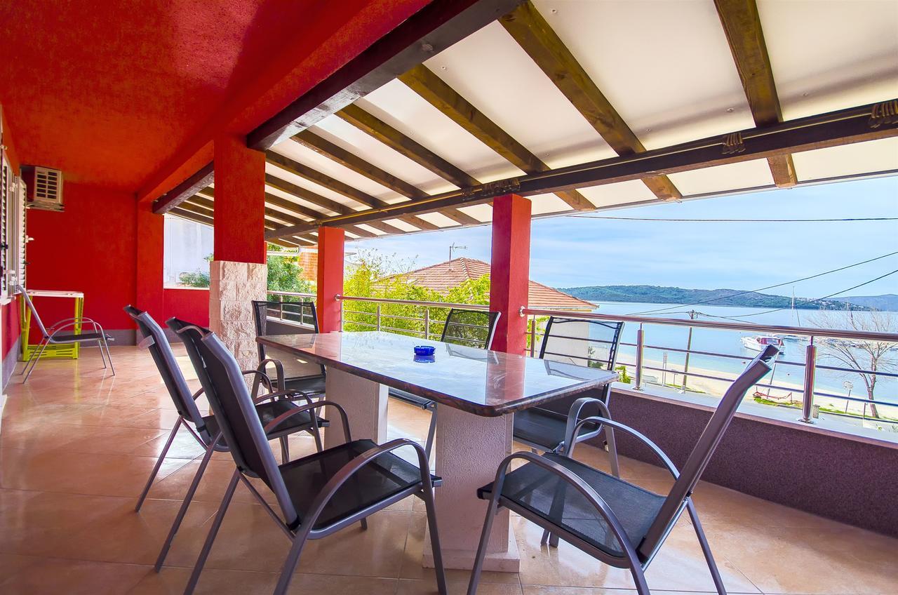Apartments Karlo Trogir Exterior photo
