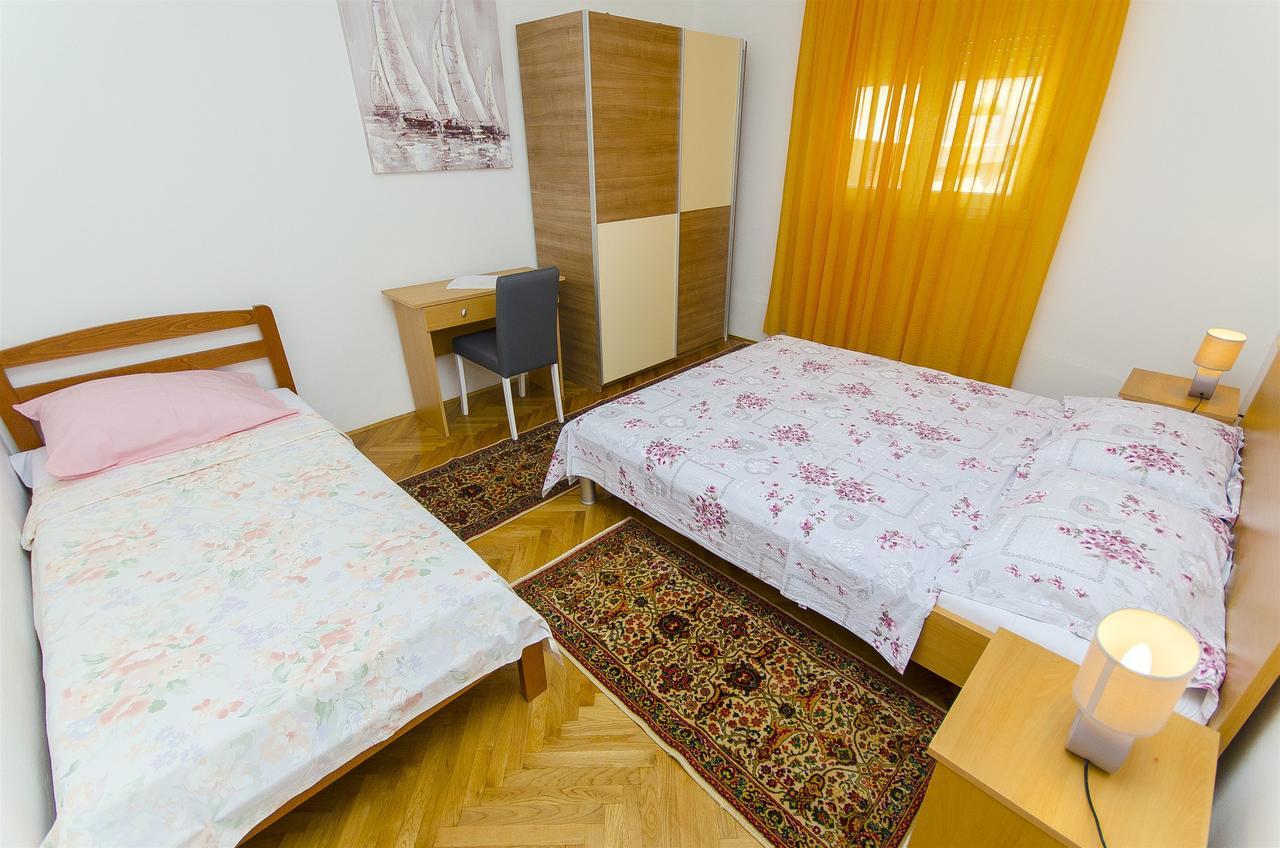 Apartments Karlo Trogir Exterior photo