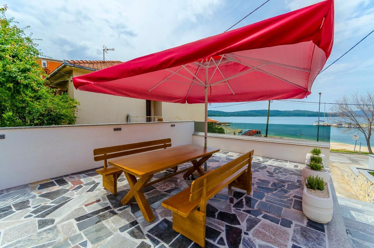Apartments Karlo Trogir Exterior photo